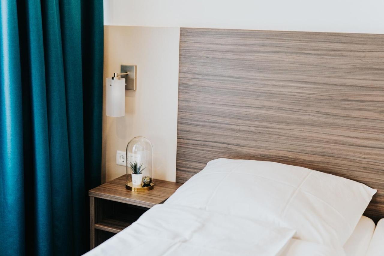 Hotel Restaurant Adria Stuben Bruehl Екстериор снимка