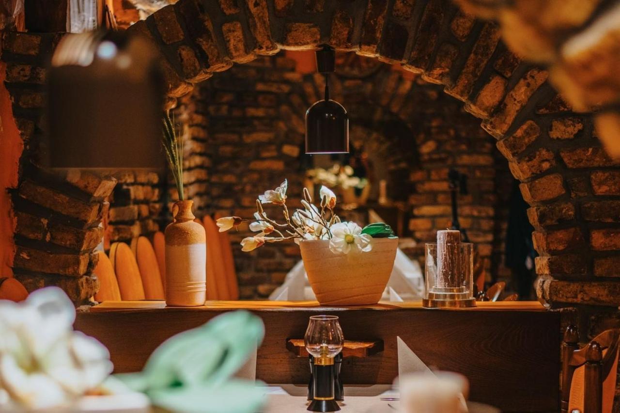 Hotel Restaurant Adria Stuben Bruehl Екстериор снимка